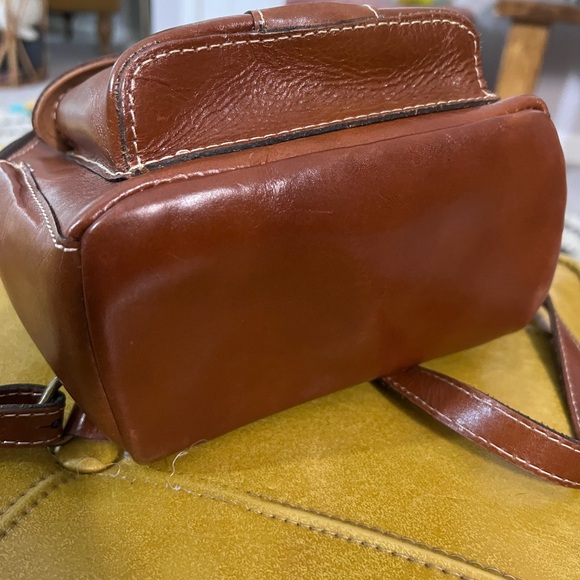 Patricia Nash Leather Backpack. Comes with dust bag - Picture 8 of 11